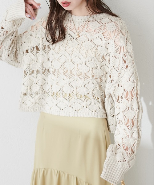 natural couture（ナチュラルクチュール）の「ハンドニット風透かし編みニット（ニット/セーター・レディース・レッド/ベージュ/グレイッシュベージュ・FREE）」の2枚目の写真