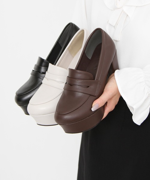 Newlyme（ニューリーミー）の「10.5cmヒール美脚ローファーパンプス（パンプス・レディース・ブラウン/ブラック/オフホワイト・23cm/22.5cm/22cm/25.5cm/25cm/24.5cm/24cm/23.5cm/26cm）」の9枚目の写真