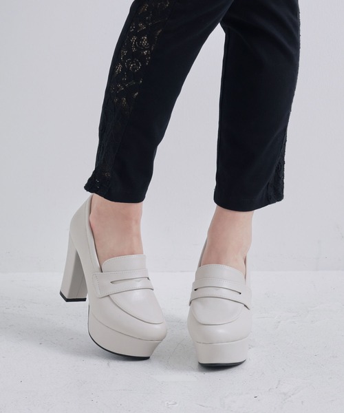 Newlyme（ニューリーミー）の「10.5cmヒール美脚ローファーパンプス（パンプス・レディース・ブラウン/ブラック/オフホワイト・23cm/22.5cm/22cm/25.5cm/25cm/24.5cm/24cm/23.5cm/26cm）」の20枚目の写真