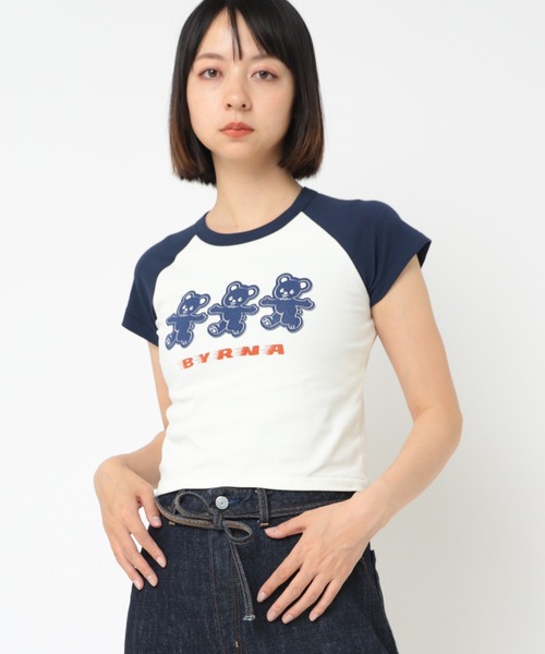 RNA(アールエヌエー)の「M2236 3匹の熊ちびラグランT(Tシャツ/カットソー・レディース・マスタード/ホワイト/ホワイト×ネイビー・MEDIUM)」の2枚目の写真