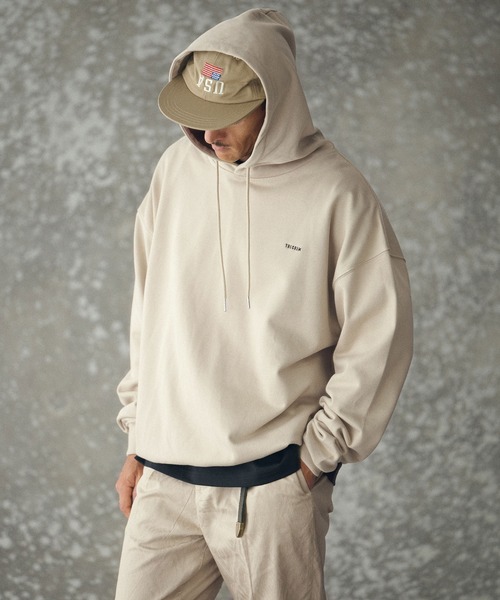 THEOREM(セオレム)の「mpa3425- One Point Embroidered Laidback Hoodie パーカー(パーカー・メンズ・グレー/ブラック/グリーン/ベージュ/チャコール/サックスブルー・M/L/XL)」の4枚目の写真