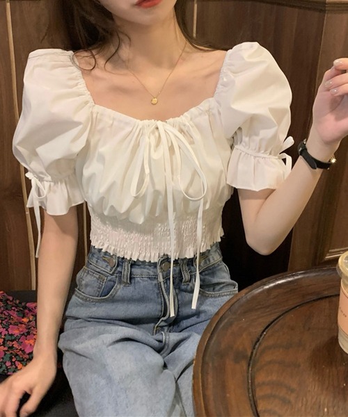 GLAMOROUS JANE(グラマラスジェーン)の「パフスリーブウエストシャーリングショート丈トップス(Tシャツ/カットソー・レディース・ホワイト・FREE)」の2枚目の写真