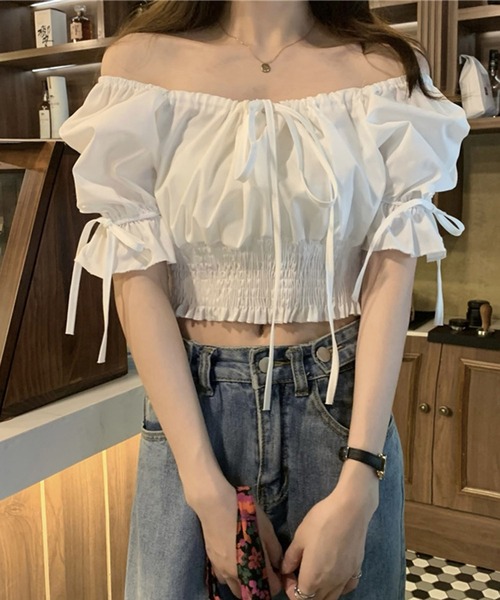 GLAMOROUS JANE(グラマラスジェーン)の「パフスリーブウエストシャーリングショート丈トップス(Tシャツ/カットソー・レディース・ホワイト・FREE)」の4枚目の写真