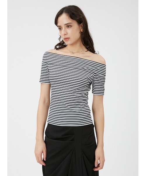 FRAY I.D（フレイアイディー）の「オフショルダーカットソー（Tシャツ/カットソー・レディース・ホワイト/その他/ブラック/ブラウン・FREE）」の5枚目の写真