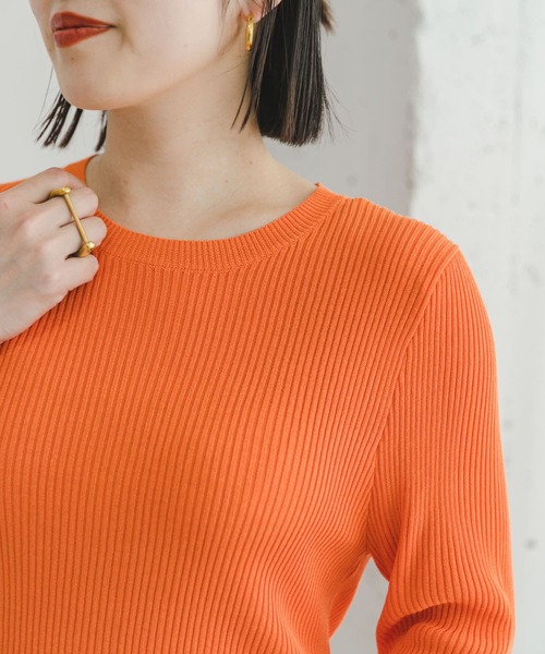ITEMS URBANRESEARCH（アイテムズ アーバンリサーチ）の「クルーネックリブニット（ニット/セーター・レディース・オレンジ/チャコールグレー/グレー系その他・FREE）」の16枚目の写真