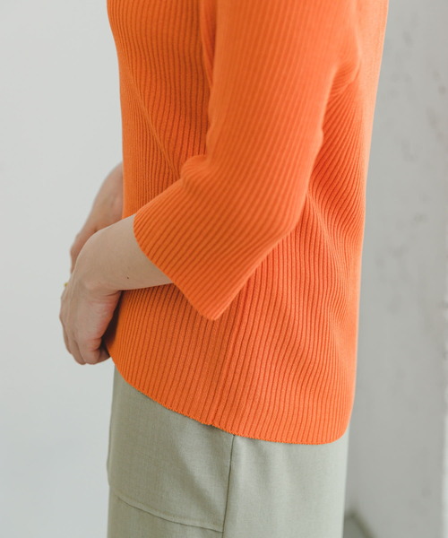 ITEMS URBANRESEARCH（アイテムズ アーバンリサーチ）の「クルーネックリブニット（ニット/セーター・レディース・オレンジ/チャコールグレー/グレー系その他・FREE）」の14枚目の写真