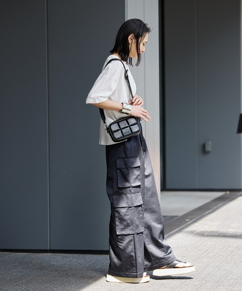 JOURNAL STANDARD（ジャーナルスタンダード）の「《追加2》汗ジミ防止天竺ロールアップT（Tシャツ/カットソー・レディース・ホワイト/ブラック/グレー/イエロー/グリーン・FREE）」の15枚目の写真