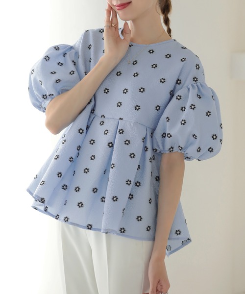 MERAKI（メラキ）の「[MERAKI] フラワー刺繍トップス（シャツ