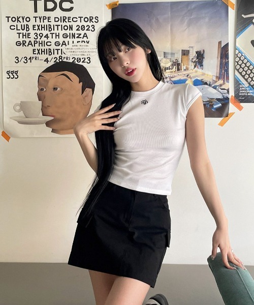 muahmuah(ムーアムーア)の「A'GEM/9 × .kom 『muah muah/ムーアムーア』 LOGOSTITCHSHORTSLEEVEHALFT-SHIRT/ロゴステッチ ショートスリーブ ハーフ 半袖カットソー(Tシャツ/カットソー・レディース・ピンク/ブラック/ホワイト/ライトブルー・FREE)」の10枚目の写真