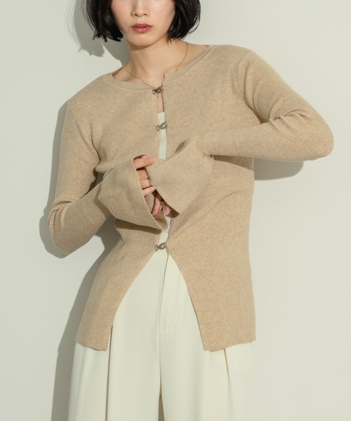 NEUNA(ヌナ)の「フロントホックトップス(カーディガン/ボレロ・レディース・グリーン/アイボリー/グレー/ベージュ/ブラック・FREE)」の4枚目の写真