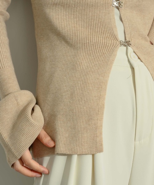 NEUNA(ヌナ)の「フロントホックトップス(カーディガン/ボレロ・レディース・グリーン/アイボリー/グレー/ベージュ/ブラック・FREE)」の13枚目の写真