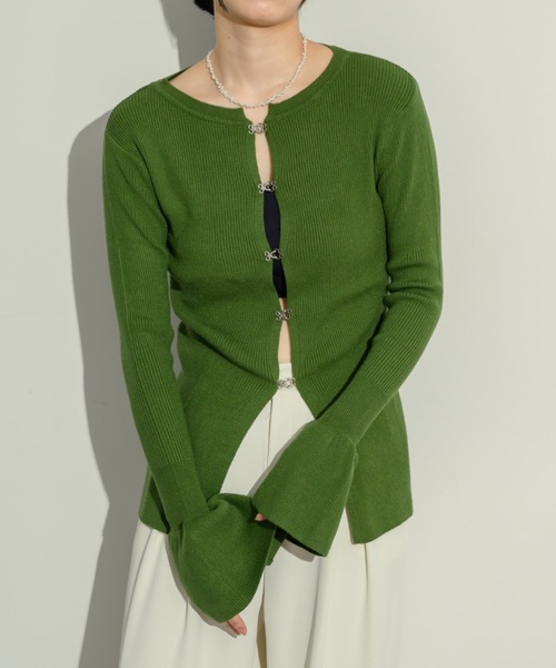 SENEE（セニー）の「front hook v neck cardigan（フロント