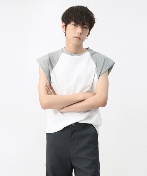 オーバーサイズ ショルダーパッドラグランノースリーブTシャツ ベスト（Tシャツ/カットソー）｜Ressaca（レサーカ）