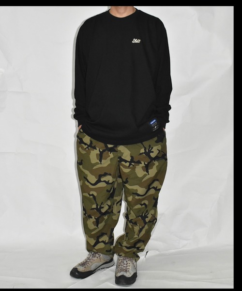 DOUBLE STEAL（ダブルスティール）の「DBSL筆記体刺繍 長袖Tシャツ（Tシャツ/カットソー・メンズ・ブラック/ホワイト・LARGE/X-LARGE/MEDIUM）」の9枚目の写真