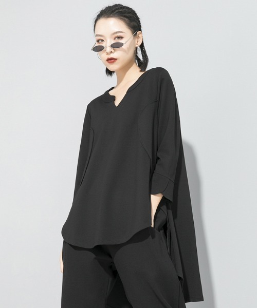 B'day(ビーデイ)の「【 B'day / ビーデー 】ロング 七分袖 チュニック トップス キーネック(Tシャツ/カットソー・レディース・ブラック・LARGE/MEDIUM)」の7枚目の写真