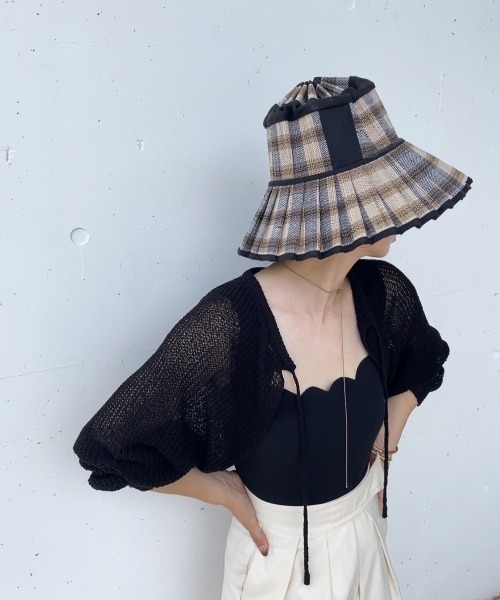 ISOOK（アイスー）の「2wayボレロカーディガン(comochi select) / バックオープン シアーニット シアートップス（カーディガン/ボレロ・レディース・ブラック・FREE）」の2枚目の写真