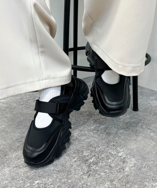 fredy emue（フレディエミュ）の「スニーカーソールメリージェーン（スニーカー・レディース・キナリ/ブラック・S/M/L）」の2枚目の写真