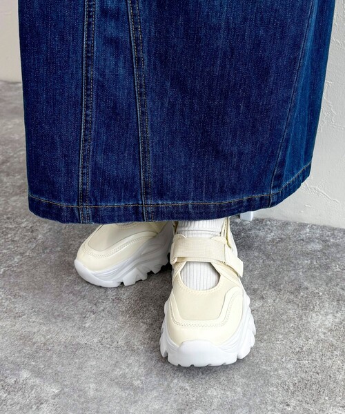 fredy emue（フレディエミュ）の「スニーカーソールメリージェーン（スニーカー・レディース・キナリ/ブラック・S/M/L）」の3枚目の写真