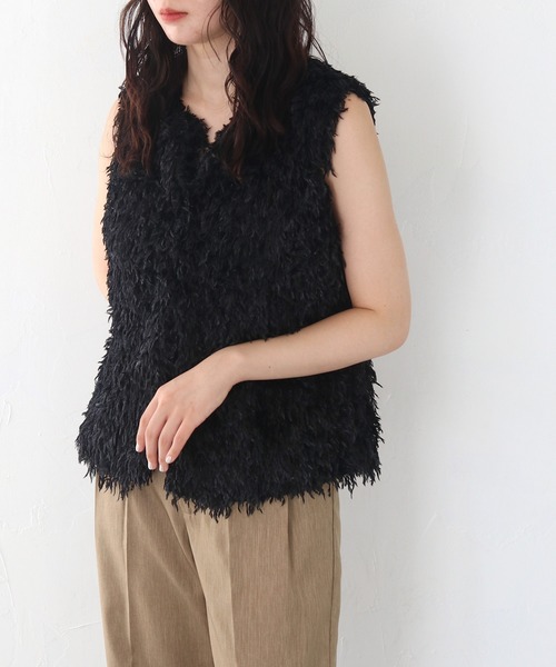 HER CLOSET(ハークローゼット)の「【vingtrois】フェザーフリンジベスト(ベスト・レディース・アイボリー/ブラック・M)」の8枚目の写真