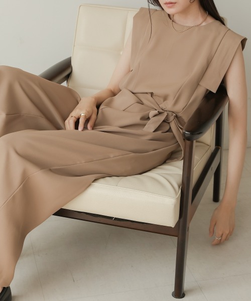 Bab(バブ)の「ベルト付きオールインワン(つなぎ/オールインワン・レディース・ベージュ/ブラック・M)」の4枚目の写真