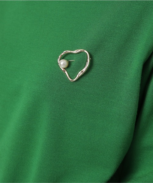 Apuweiser-riche（アプワイザーリッシェ）の「ブローチ付フリル