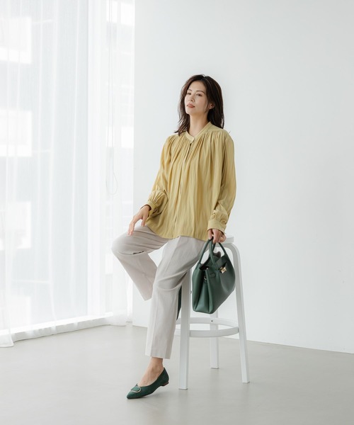 Elura（エルーラ）の「つや着映えブラウス/140935（シャツ/ブラウス・レディース・ライトブルー/ライトイエロー/ネイビー/ホワイト・LARGE/MEDIUM）」の7枚目の写真