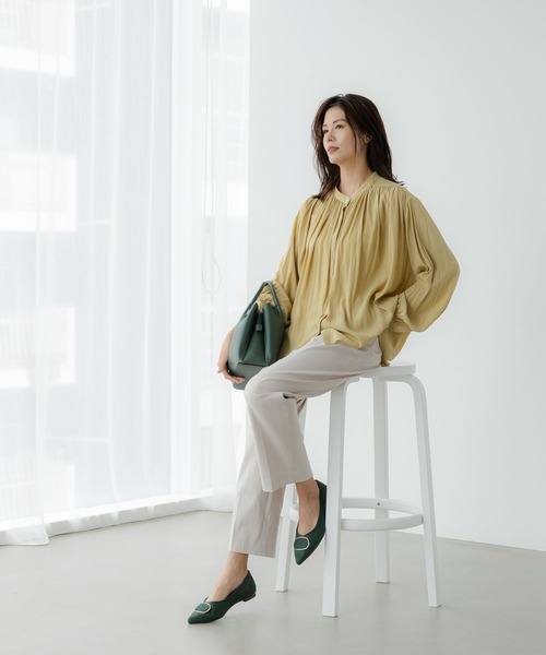 Elura（エルーラ）の「つや着映えブラウス/140935（シャツ/ブラウス・レディース・ライトブルー/ライトイエロー/ネイビー/ホワイト・LARGE/MEDIUM）」の8枚目の写真