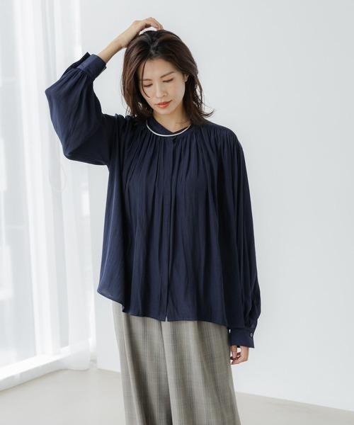 Elura（エルーラ）の「つや着映えブラウス/140935（シャツ/ブラウス・レディース・ライトブルー/ライトイエロー/ネイビー/ホワイト・LARGE/MEDIUM）」の15枚目の写真