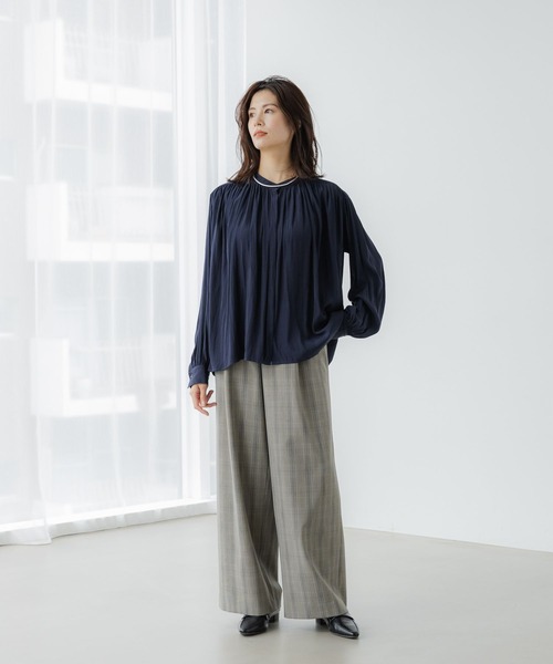 Elura（エルーラ）の「つや着映えブラウス/140935（シャツ/ブラウス・レディース・ライトブルー/ライトイエロー/ネイビー/ホワイト・LARGE/MEDIUM）」の18枚目の写真