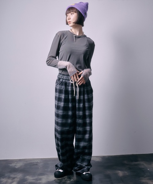 SEN TOKYO(セントーキョー)の「パワーメッシュシアーラメ混カットソー(Tシャツ/カットソー・レディース・チャコールグレー/ブラック・FREE)」の15枚目の写真