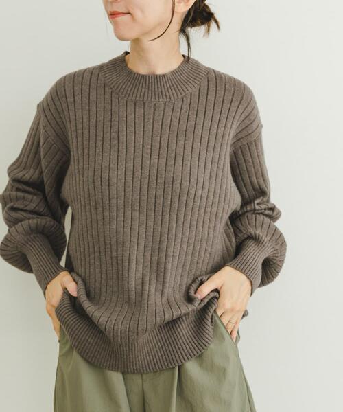 ITEMS URBANRESEARCH(アイテムズ アーバンリサーチ)の「ワイドリブボリュームスリーブニット(ニット/セーター・レディース・ブラック/アイボリー/モカ/グリーン・FREE)」の3枚目の写真