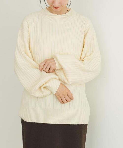 ITEMS URBANRESEARCH(アイテムズ アーバンリサーチ)の「ワイドリブボリュームスリーブニット(ニット/セーター・レディース・ブラック/アイボリー/モカ/グリーン・FREE)」の11枚目の写真