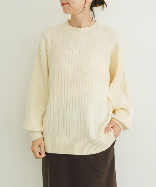 ITEMS URBANRESEARCH(アイテムズ アーバンリサーチ)の「ワイドリブボリュームスリーブニット(ニット/セーター・レディース・ブラック/アイボリー/モカ/グリーン・FREE)」の12枚目の写真