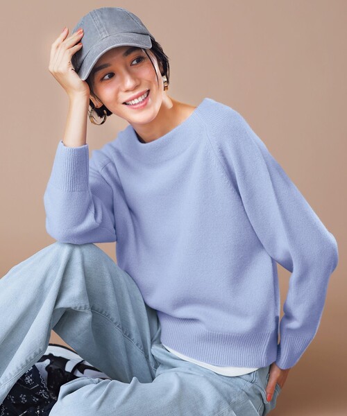 UNFILO(アンフィーロ)の「カシミヤブレンド オフネックニット(ニット/セーター・レディース・アイボリー系/ネイビー系/ライトグレー系1/ライトグレー系/ベージュ系/オレンジ系/スカイブルー系/ブラック系1・SMALL/MEDIUM)」の6枚目の写真