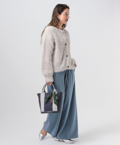 BAYFLOW（ベイフロー）の「リボンチャームラメショルダートート（トートバッグ・レディース・ネイビー/アイボリー・FREE）」の4枚目の写真