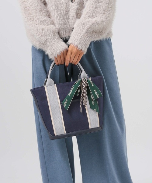 BAYFLOW（ベイフロー）の「リボンチャームラメショルダートート（トートバッグ・レディース・ネイビー/アイボリー・FREE）」の6枚目の写真