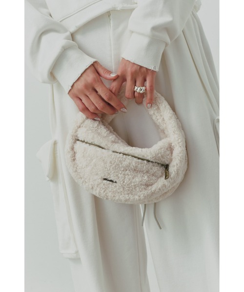 ALEXIA STAM(アリシアスタン)の「Fur Round Hand Bag /ラウンドファーバッグ(ハンドバッグ・レディース・ブルー/レッド/ブラウン/アイボリー・FREE)」の2枚目の写真