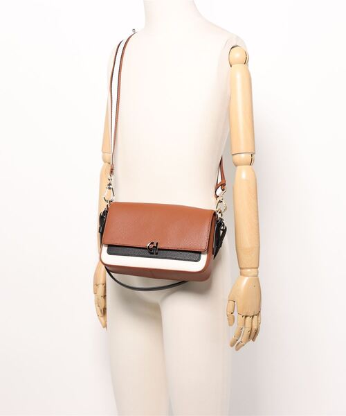 COLE HAAN（コールハーン）の「ミニショルダーバッグ womens（ショルダーバッグ・レディース・ブラック・OSFA）」の9枚目の写真