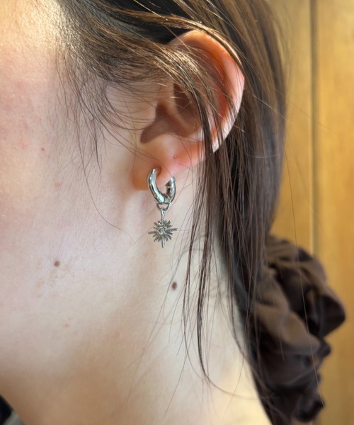 FUULLY STUDIO（フーリィーステューディオ）の「スターストーンチャーム/2個セット（チャーム・レディース・シルバー/ゴールド・FREE）」の6枚目の写真