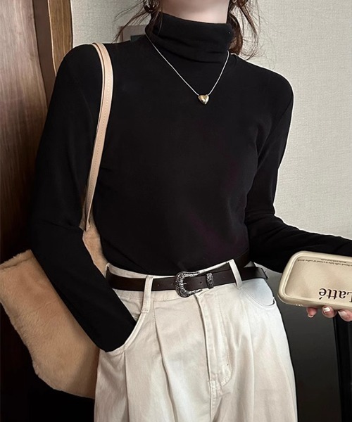COCOMOMO（ココモモ）の「タートルネック ふわふわカットソー 長袖トップス（Tシャツ/カットソー・レディース・ブラック/ワイン/グレー/ライトブラウン/ベージュ/ホワイト/ダークブラウン/ネイビー・FREE）」の14枚目の写真