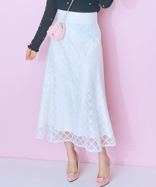 marun(マルン)の「<大きいサイズ>レースチェックフレアスカート marun(スカート・レディース・ピンク/ブラック/オフホワイト・5L/4L/3L/LL/L)」の4枚目の写真
