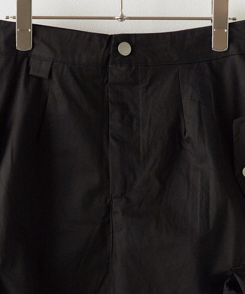 Chick(チック)の「Knee Tuck Cargo Skirt / ニータックカーゴスカート 夏物 夏服(スカート・レディース・グレー/ブラック/ナチュラル・FREE)」の6枚目の写真
