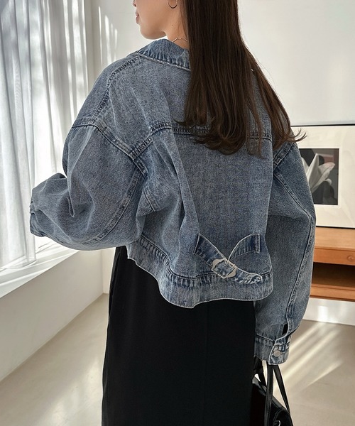 andme（アンドミー）の「オーバーサイズショート丈デニムジャケット（デニムジャケット・レディース・ケミカルウォッシュ/ブラック系その他・FREE）」の8枚目の写真