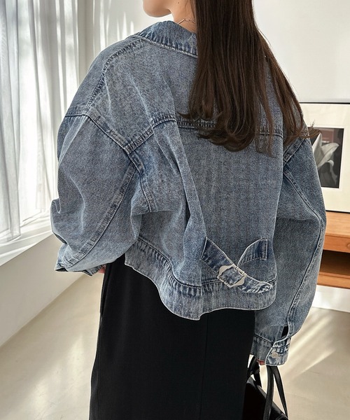andme（アンドミー）の「オーバーサイズショート丈デニムジャケット（デニムジャケット・レディース・ケミカルウォッシュ/ブラック系その他・FREE）」の4枚目の写真