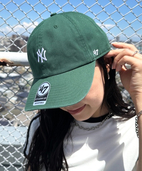 '47（フォーティーセブン）の「【日本未発売】'47(フォーティーセブン)/BASE RUNNER CLEAN UP/ミニロゴ  ロゴ刺繍 ベースボール クリーンナップ キャップ 帽子（キャップ・レディース・ピンク/イエロー/モスグリーン/アイボリー/ダークグリーン/チャコールグレー/ブラック/ブラウン/カーキ/ネイビー・FREE）」の5枚目の写真