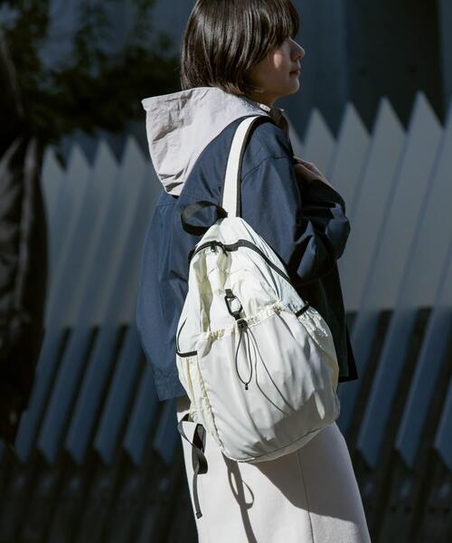 EKAL(エカル)の「EASY DAYPACK(バックパック/リュック・レディース・アイボリー/ブラック/チャコールグレー・ONE)」の8枚目の写真