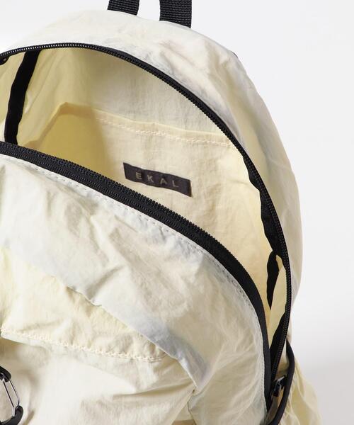 EKAL(エカル)の「EASY DAYPACK(バックパック/リュック・レディース・アイボリー/ブラック/チャコールグレー・ONE)」の11枚目の写真