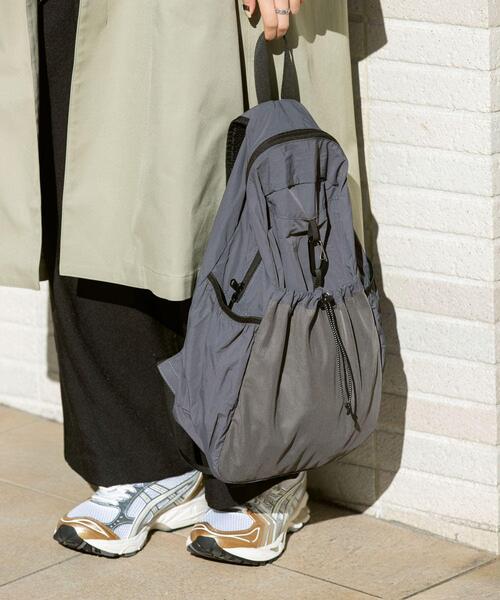 EKAL(エカル)の「EASY DAYPACK(バックパック/リュック・レディース・アイボリー/ブラック/チャコールグレー・ONE)」の15枚目の写真