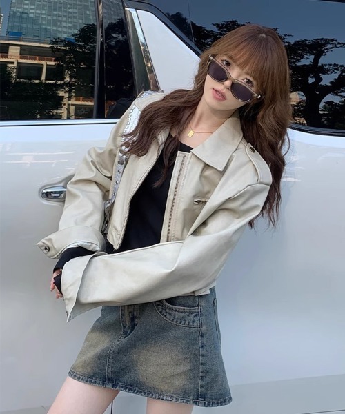 Miniministore（ミニミニストア）の「長袖Tシャツ レディース スクエアネック（Tシャツ/カットソー・レディース・ブラック/ベージュ/ホワイト/ライトグレー・FREE）」の12枚目の写真
