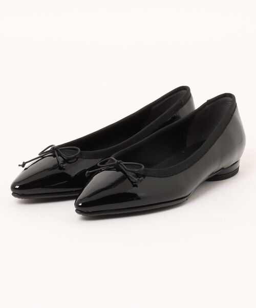 tsumori chisato WALK（ツモリチサトウォーク）の「オールウェザー対応リボンモチーフポインテッドトゥカッターパンプス（レインシューズ・レディース・ホワイト/ブラック/シルバー/ブラック系その他・23.5cm/24.5cm/23.0cm/24.0cm/22.5cm/22.0cm）」の3枚目の写真